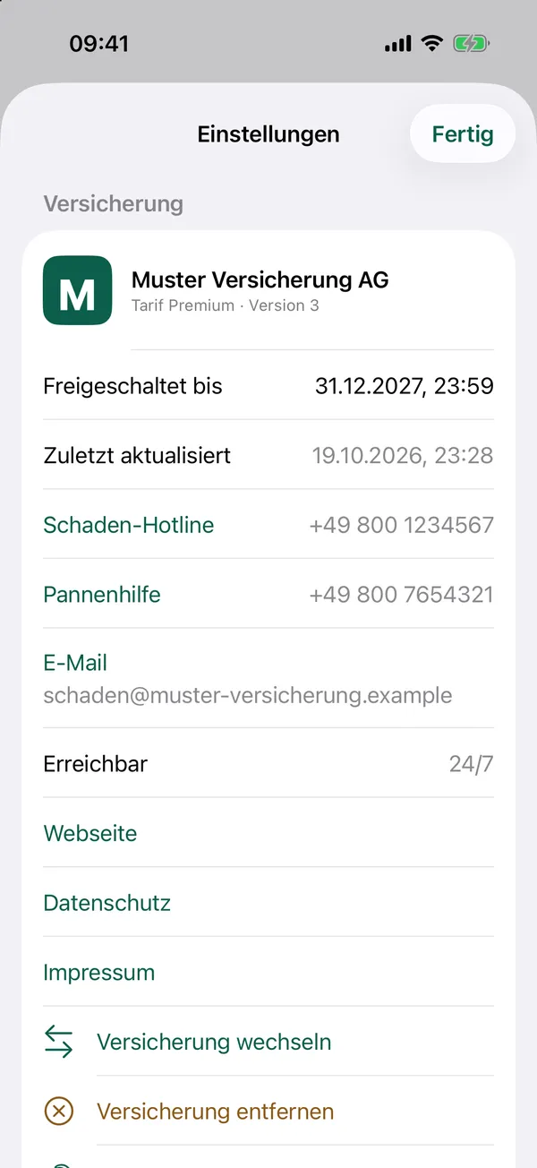 Einstellungen der App mit verbundener Muster Versicherung, Lizenz und Kontaktdaten